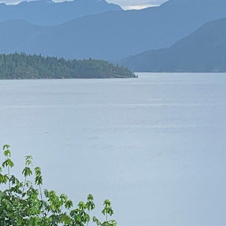 Shoreside Private Room Sechelt Exterior foto