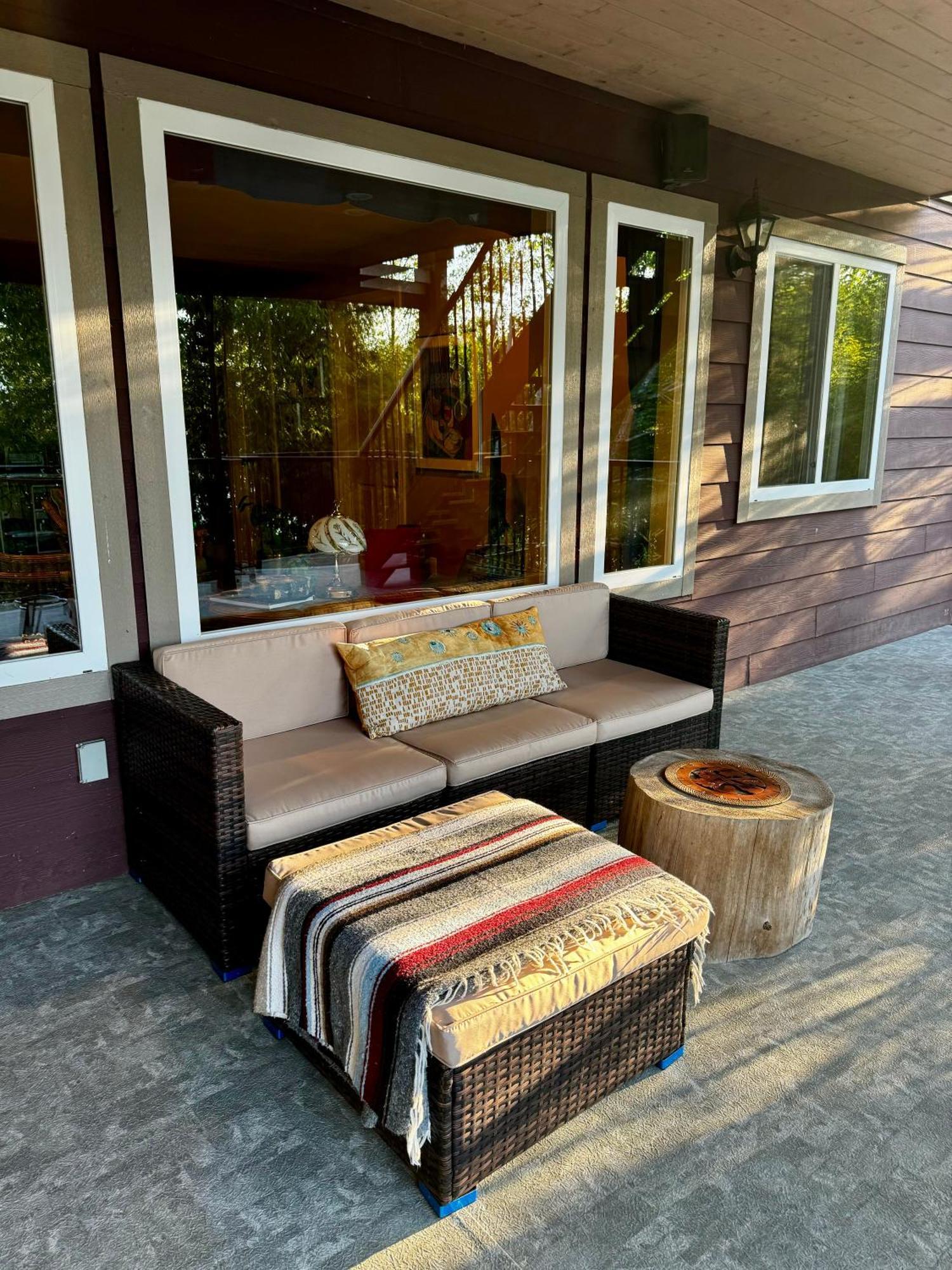 Shoreside Private Room Sechelt Exterior foto